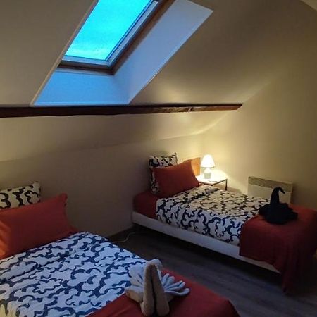 Au Pied Du Chateau 2 Bellegarde-du-Loiret الغرفة الصورة