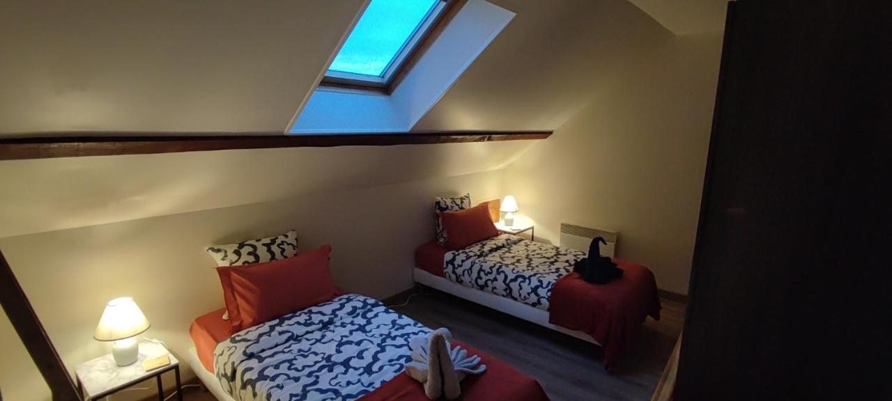 Au Pied Du Chateau 2 Bellegarde-du-Loiret الغرفة الصورة