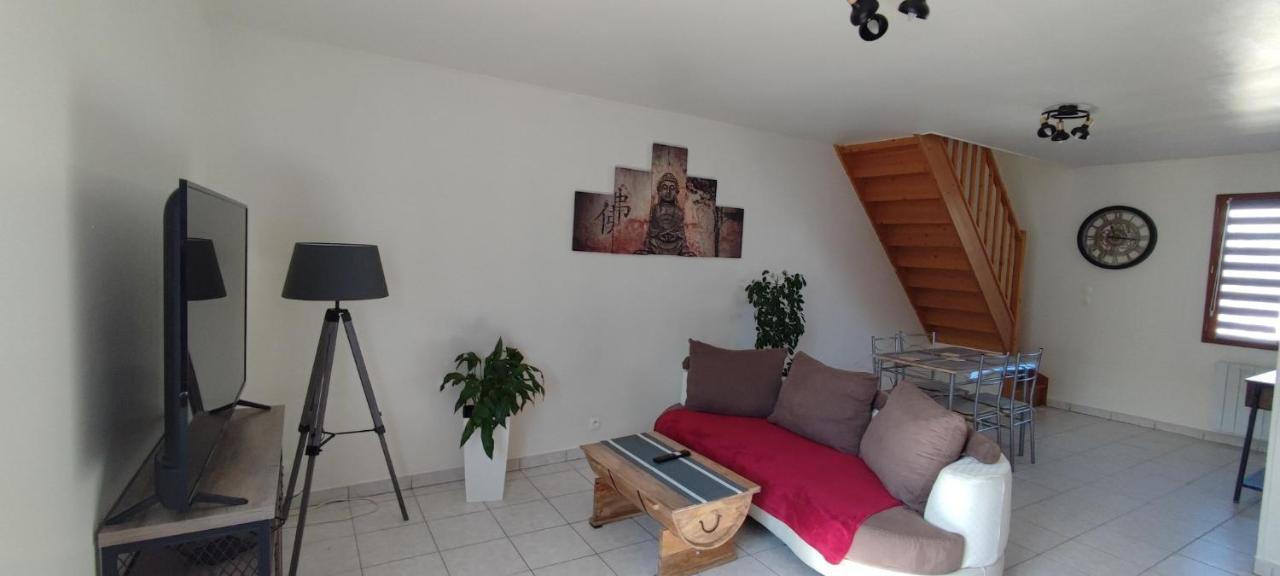 Au Pied Du Chateau 2 Bellegarde-du-Loiret الغرفة الصورة