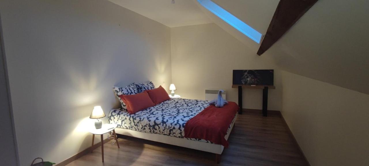 Au Pied Du Chateau 2 Bellegarde-du-Loiret الغرفة الصورة